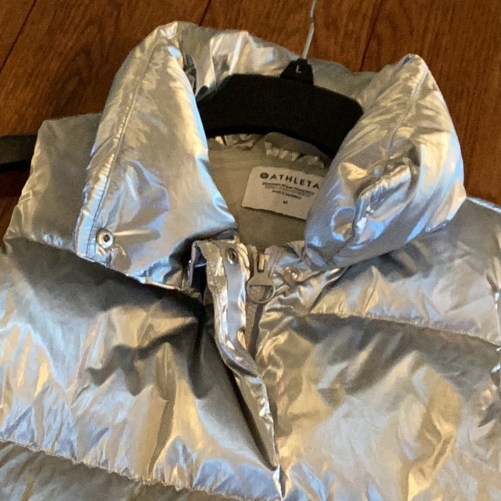 Athleta Metallic Silver Downtown Puffer Vest Size Large NWOT - Picture 12 of 13